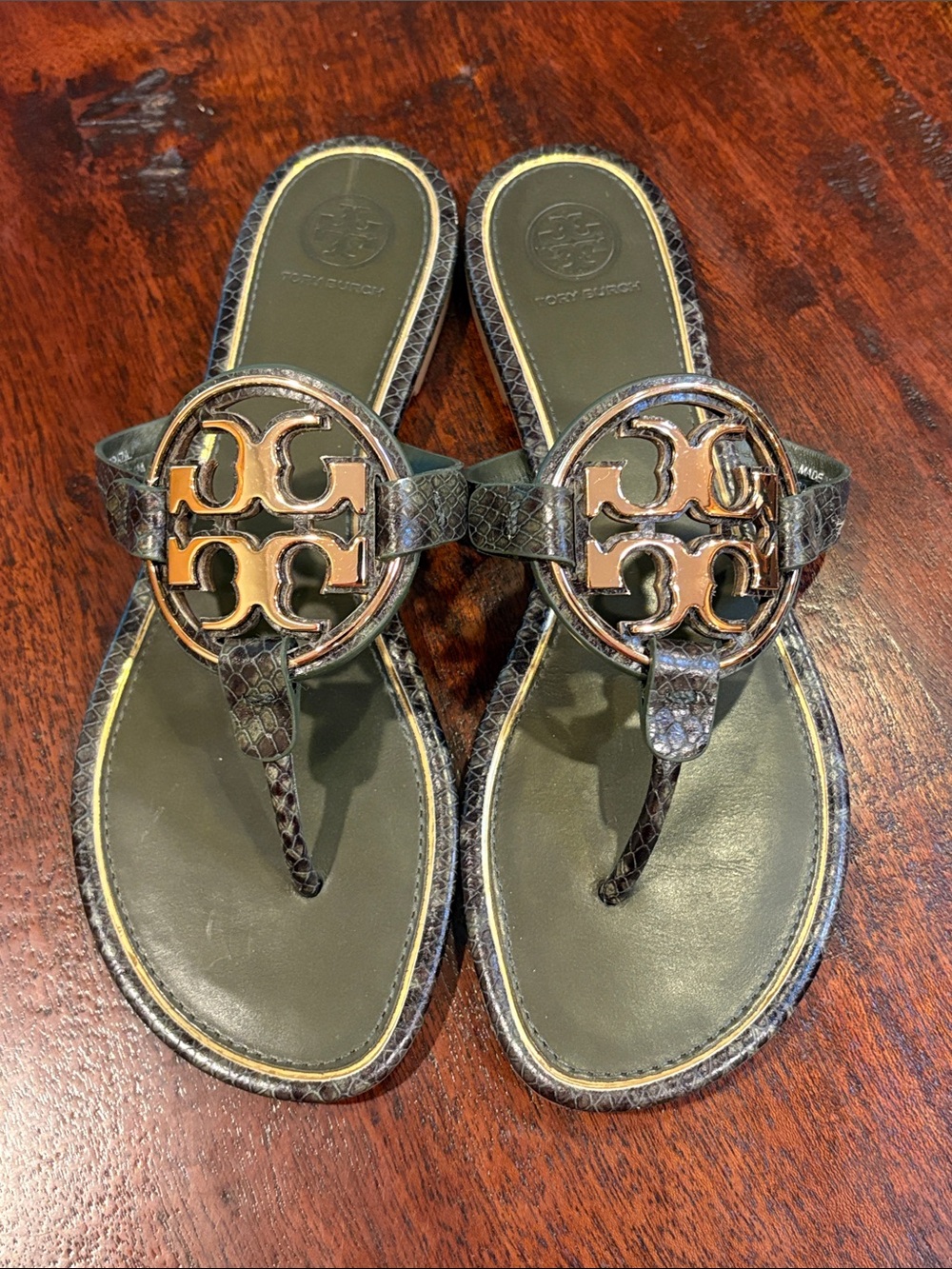 Tory Burch Miller Sandals Olive Green Snake Print Leather / Gold Logo size 8.5